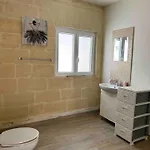 בית נופש The Gem By Homely *