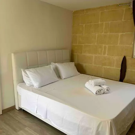 The Gem By Homely Holiday home *