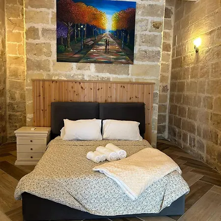 The Gem By Homely Santa Vennera