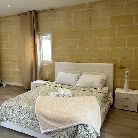 The Gem By Homely Holiday home *