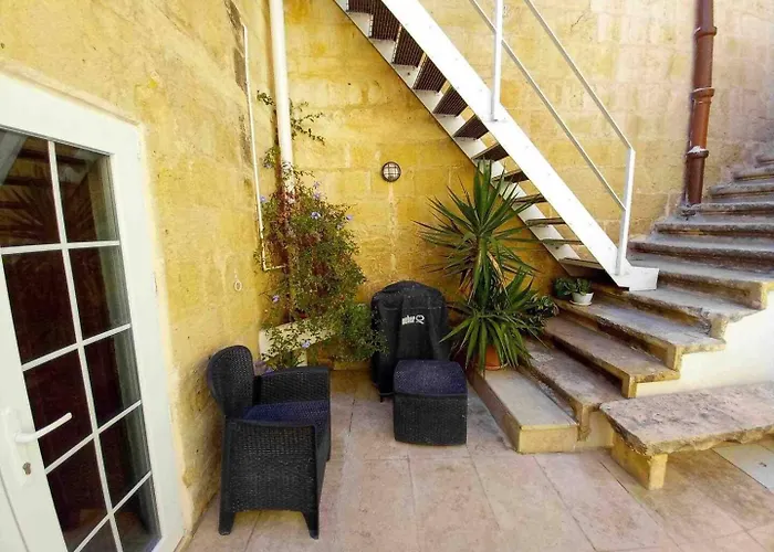 The Gem By Homely Santa Vennera