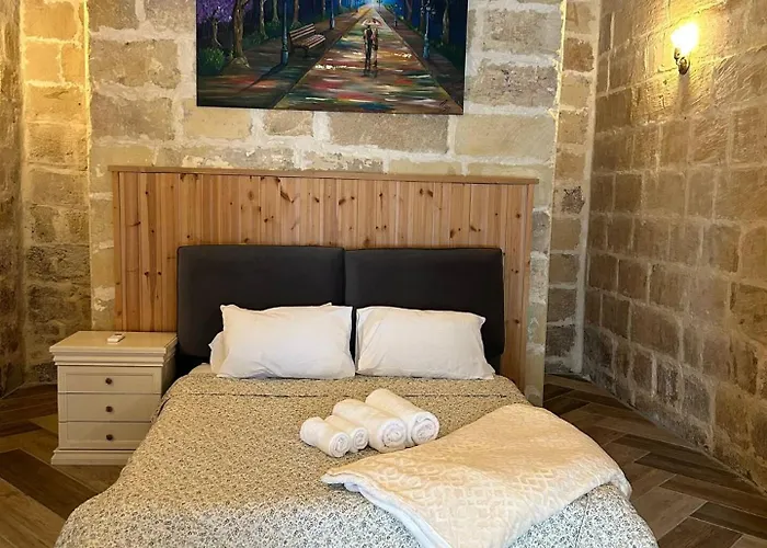 The Gem By Homely Santa Vennera